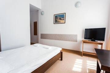 Фото номера Большой двухместный номер с 1 кроватью Хостелы Wist Hostel г. Бжеще 8